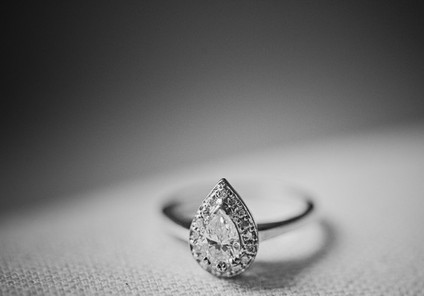 Delicate tear-drop engagement ring Inspiration