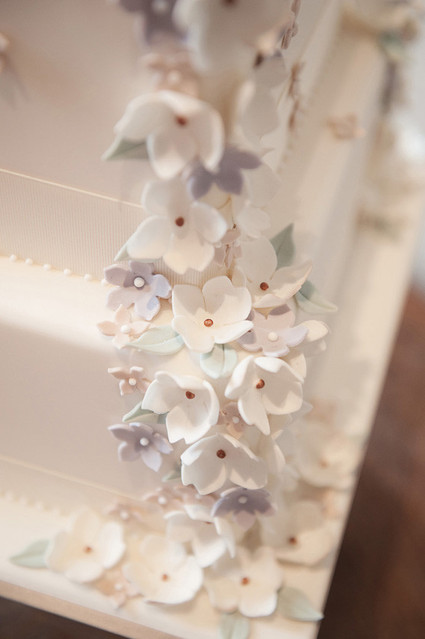 White and flower cake