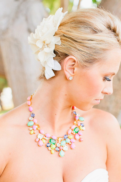 Colorful necklace with flower headpiece