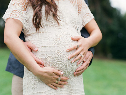 Spring, bohemian maternity photos by Jen J Photography | 100 Layer Cakelet Inspiration