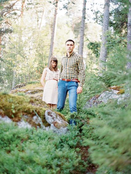 Lakeside early summer maternity photos in Karelia Russia | Ksenia Milushkina Photography | 100 Layer Cakelet Inspiration