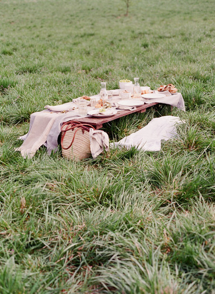 Outdoor spring picnic inspiration