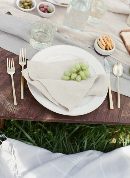Outdoor spring picnic inspiration