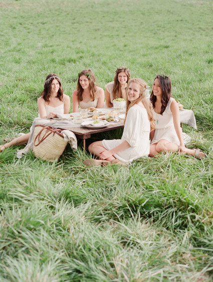 Outdoor spring picnic inspiration