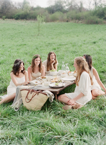Outdoor spring picnic inspiration
