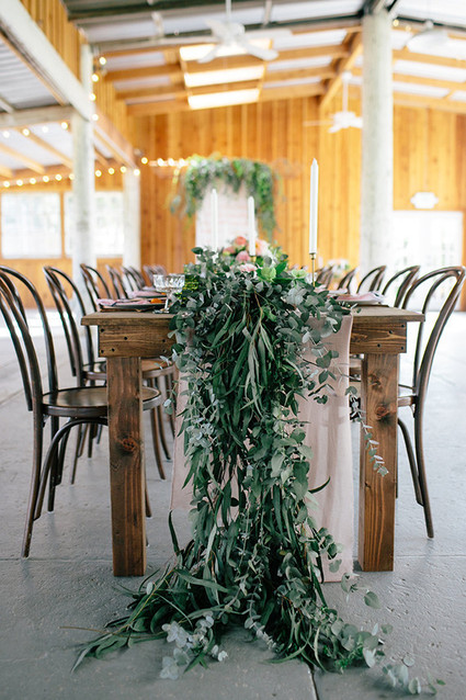 Ivy table garland Inspiration