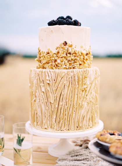 Rustic wedding cake