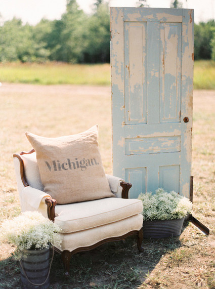 Rustic wedding decor