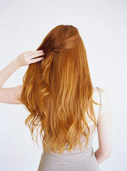 How-to create a low twisted updo