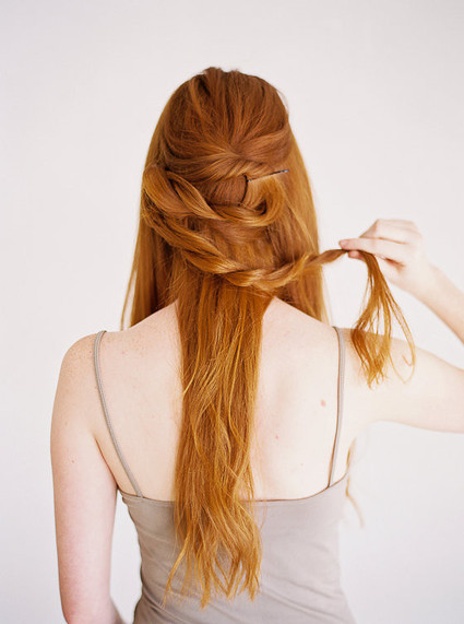 How-to create a low twisted updo