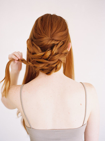 How-to create a low twisted updo