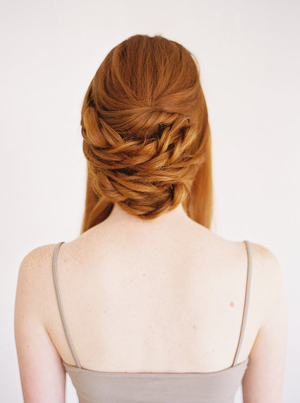 How-to create a low twisted updo