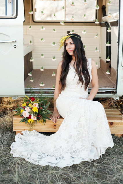 Volkswagen Bus Editorial Vintage Bride