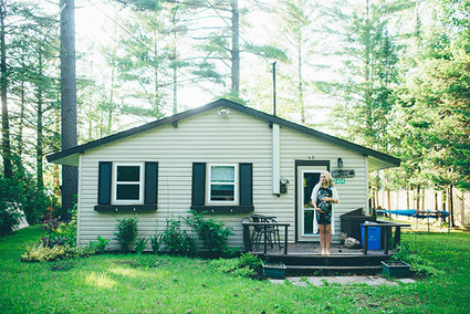 Cottage maternity photos