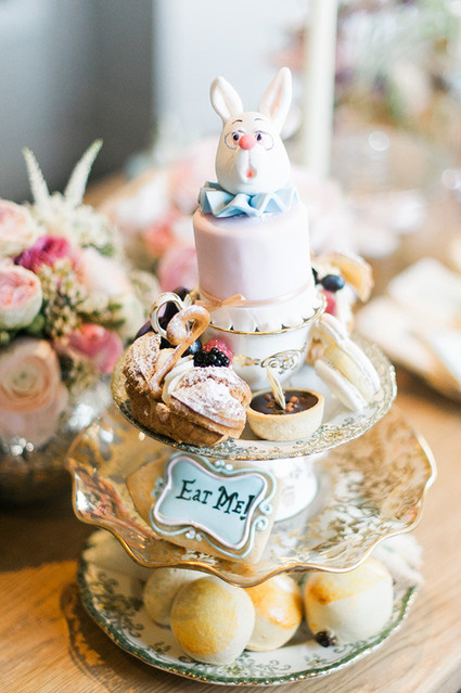Alice in Wonderland cake Inspiration
