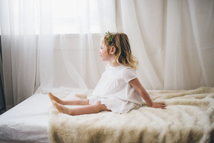 Mother-daughter maternity photos