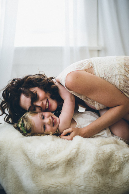 Mother-daughter maternity photos