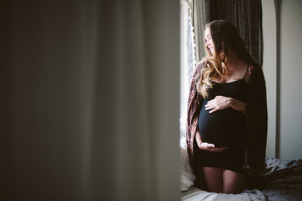 mother daughter maternity photos by Heather Kincaid