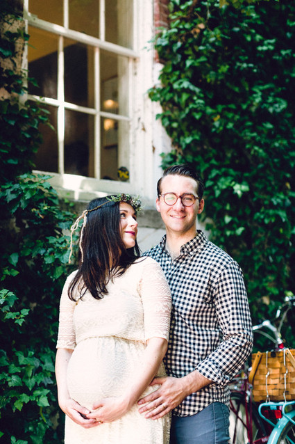 Maternity photos with bikes
