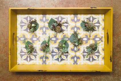 Groomsmen boutonnieres Inspiration