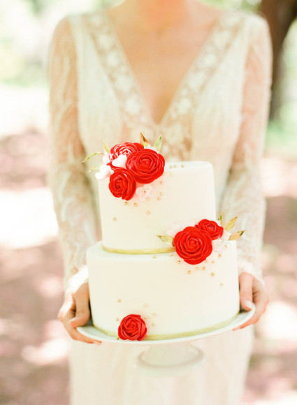 Romantic wedding cake
