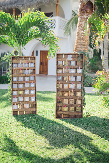 Escort card display