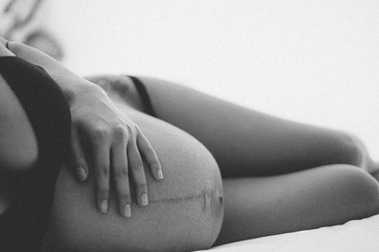 family maternity photos by Yuna Leonard