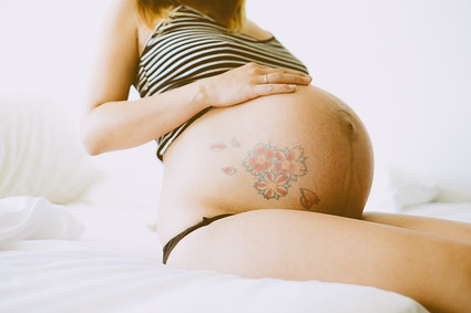 family maternity photos by Yuna Leonard