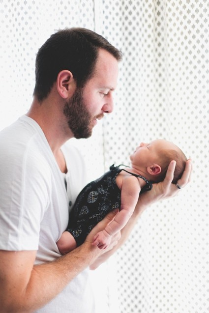 lifestyle newborn photos