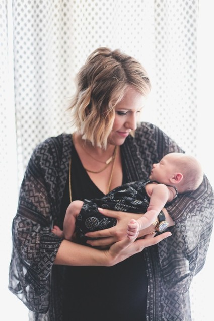 lifestyle newborn photos