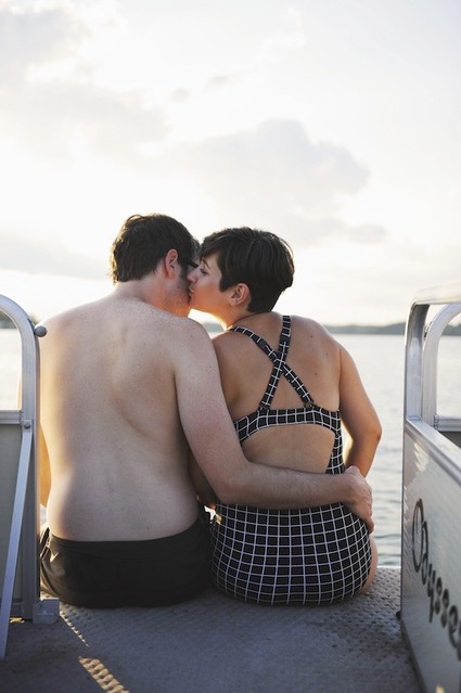 Lakeside maternity photos