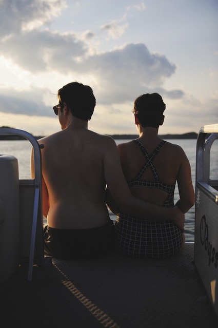 Lakeside maternity photos