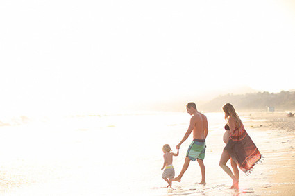 beach maternity photos in LA