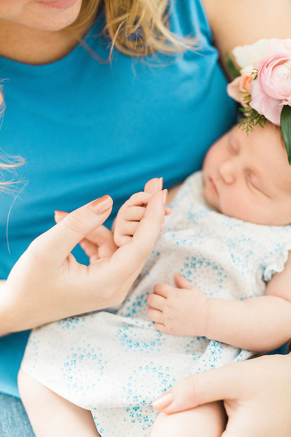 floral newborn photos Inspiration