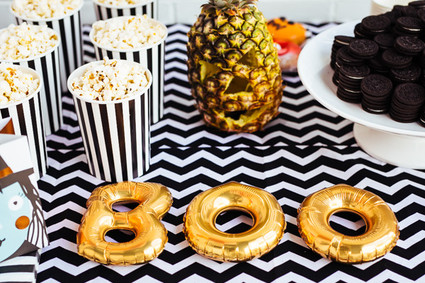 black and white halloween ideas