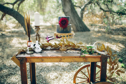 Wedding cake table
