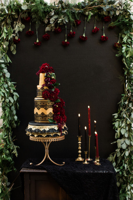 Black and gold wedding cake