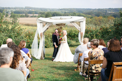 Fall wedding ceremony