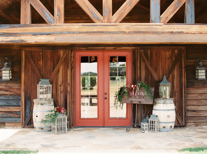 Rustic wedding decor