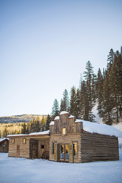 Snowy Colorado wedding