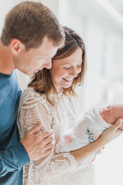 mother daughter newborn photos