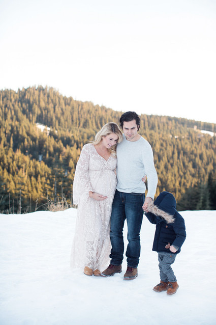 Winter maternity photos