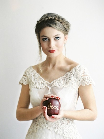 Apple escort card Inspiration