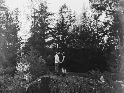 mountain maternity photos in Canada