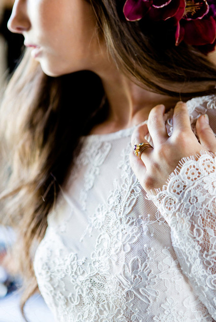Long-sleeved wedding dress