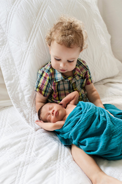 sibling newborn photos