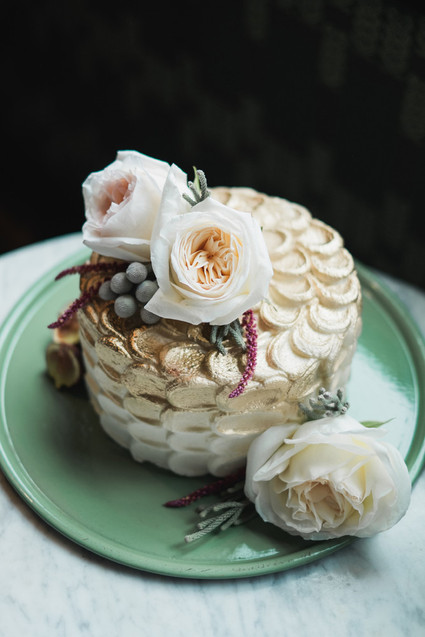 Elegant wedding cake