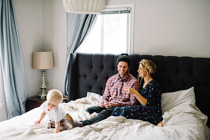 lifestyle family photos at home