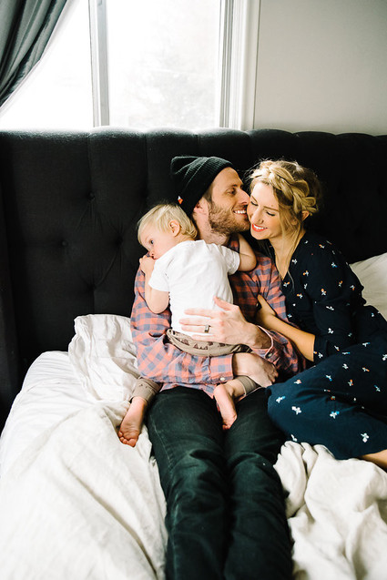 lifestyle family photos at home