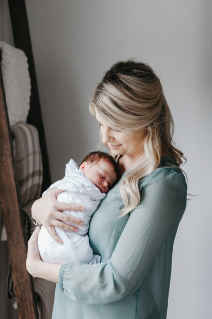 lifestyle newborn photos